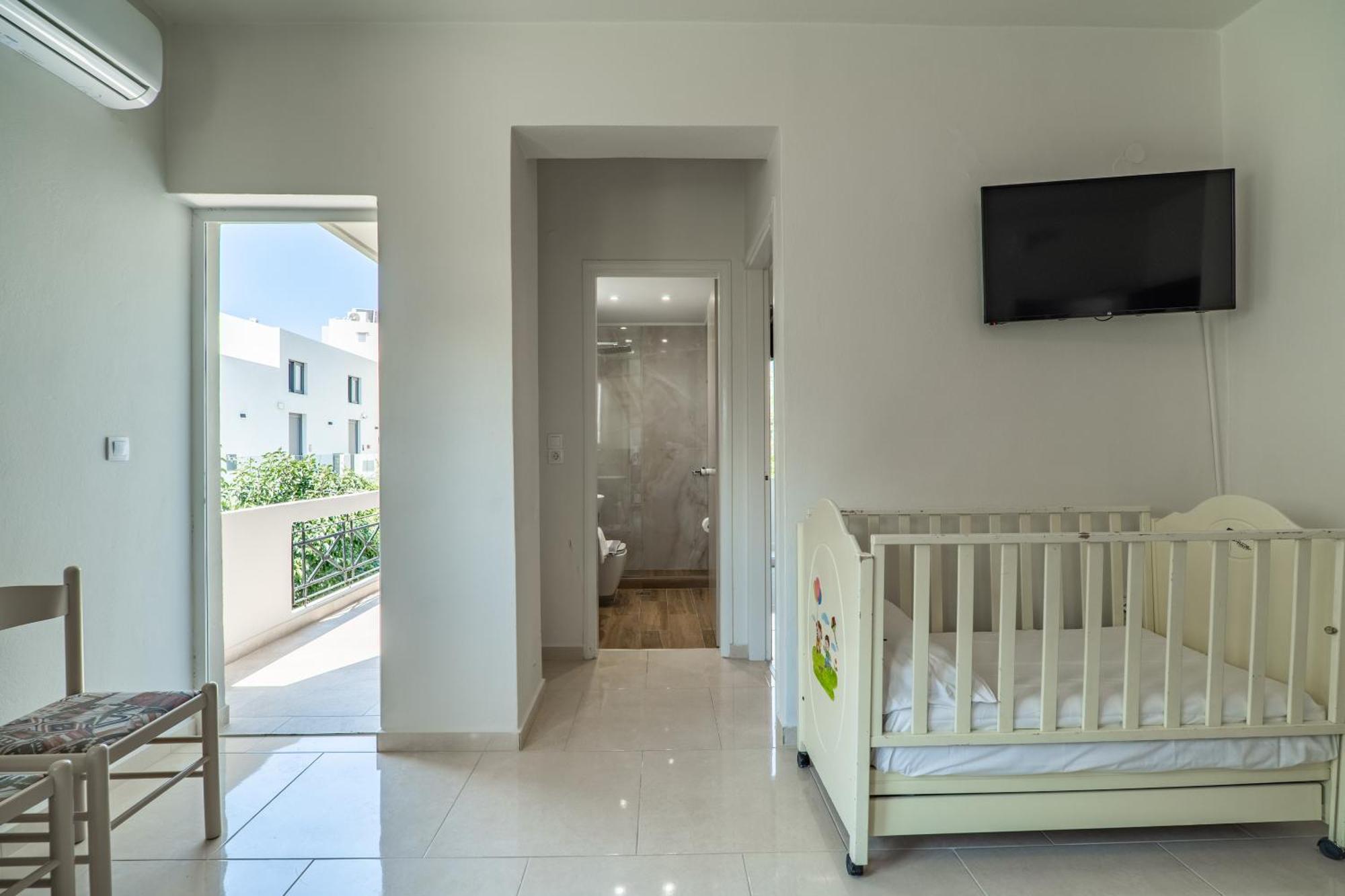Manos Beachside Apartments Agia Marina Camera foto