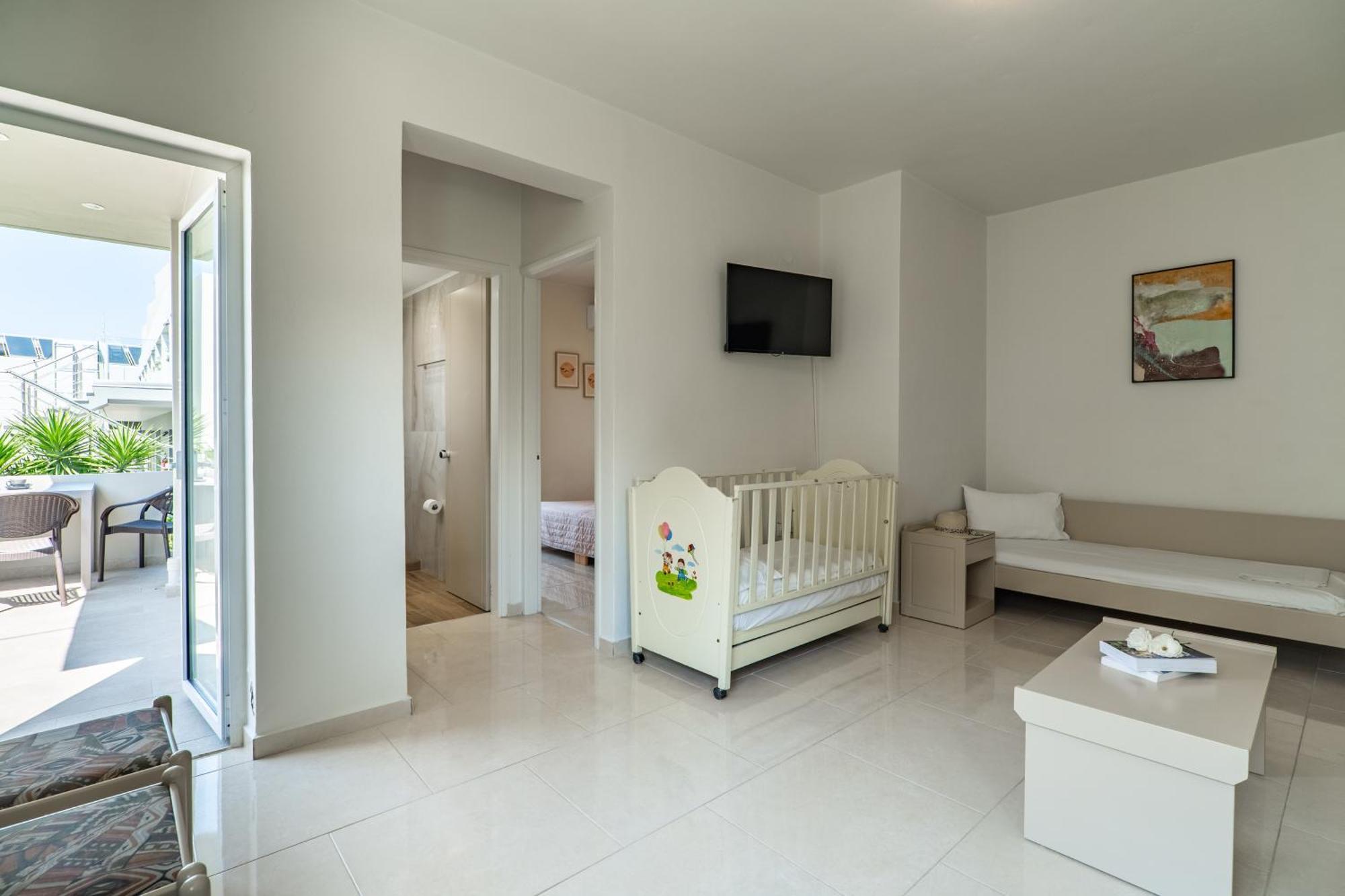 Manos Beachside Apartments Agia Marina Camera foto