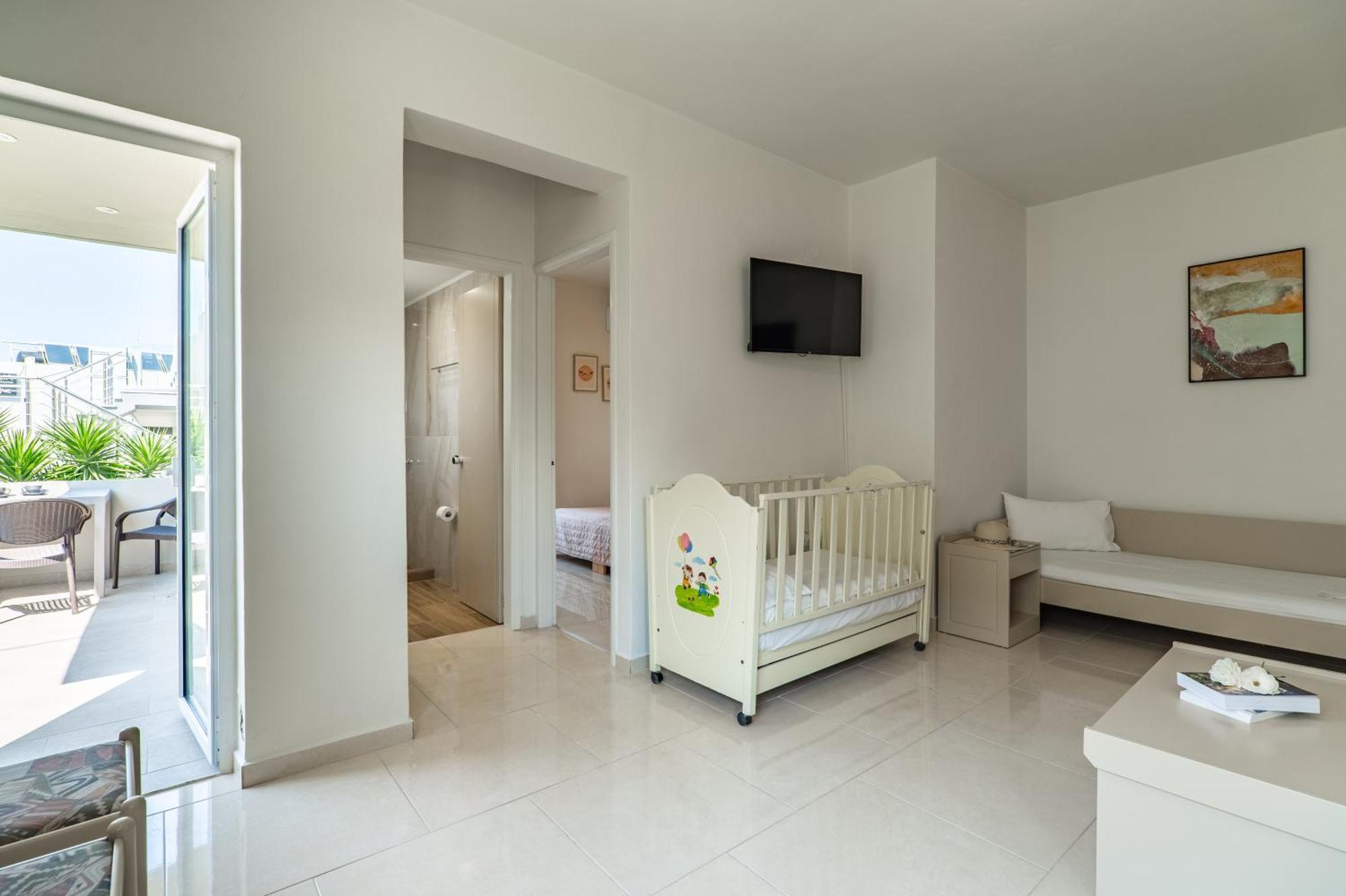 Manos Beachside Apartments Agia Marina Camera foto