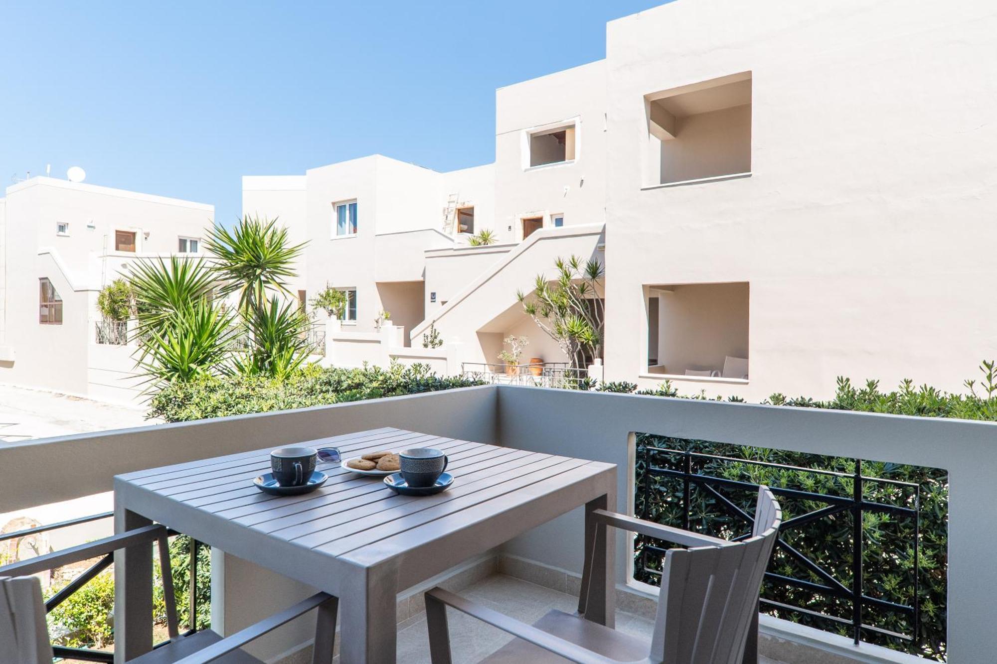 Manos Beachside Apartments Agia Marina Camera foto